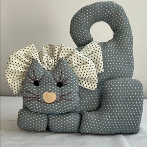 🌞 Rare Vtg Weighted Cat Shaped Pillow Doorstop slate blue/gray white polkadots